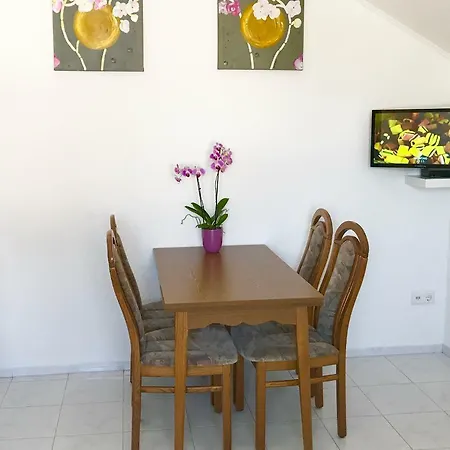 Fewo Gan 아파트 러스트